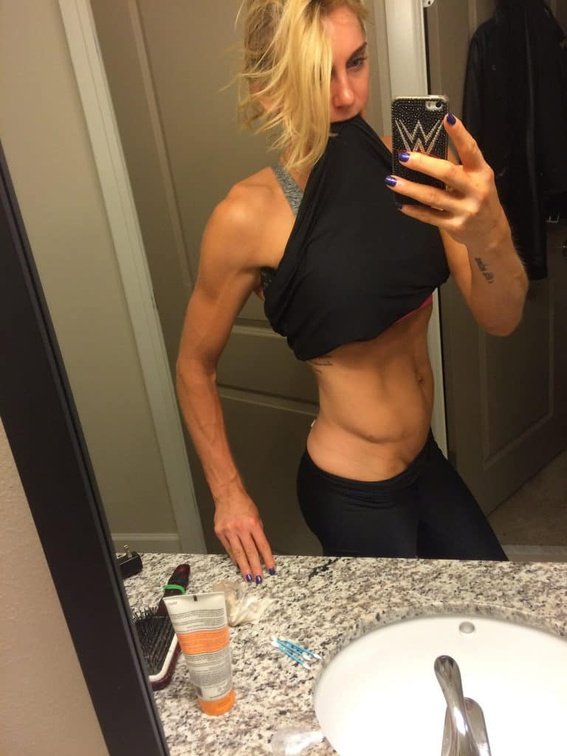 Charlotte-Flair-fappening-003281