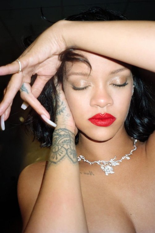 Rihanna-Sexy-fappening-012554