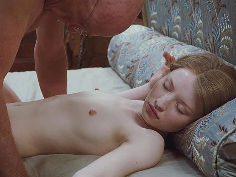 Emily-Browning-fappening-004918